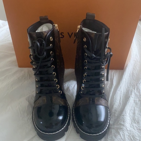 Louis Vuitton Boots - Picture 4 of 4